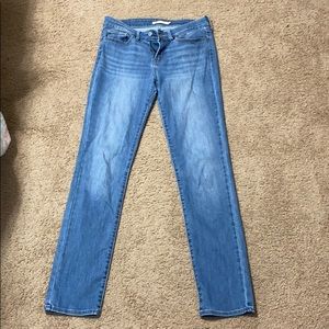Levi’s 712 Slim Jeans